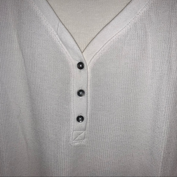 🥳 Women’s Plus Size Thermal Top 🥳 - Picture 2 of 4